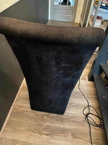 4 hoge eetkamerstoelen gratis af te halen