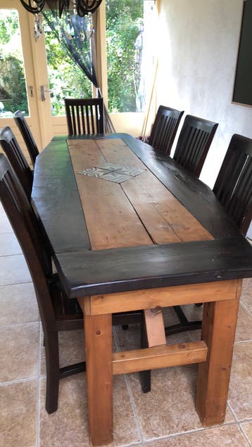 Houten achtpersoons stoere eettafel stamtafel mancave