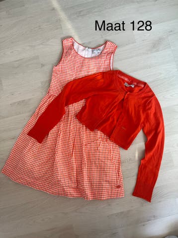 Mooi oranje-wit geruit jurkje met bijpassend vestje,maat 128