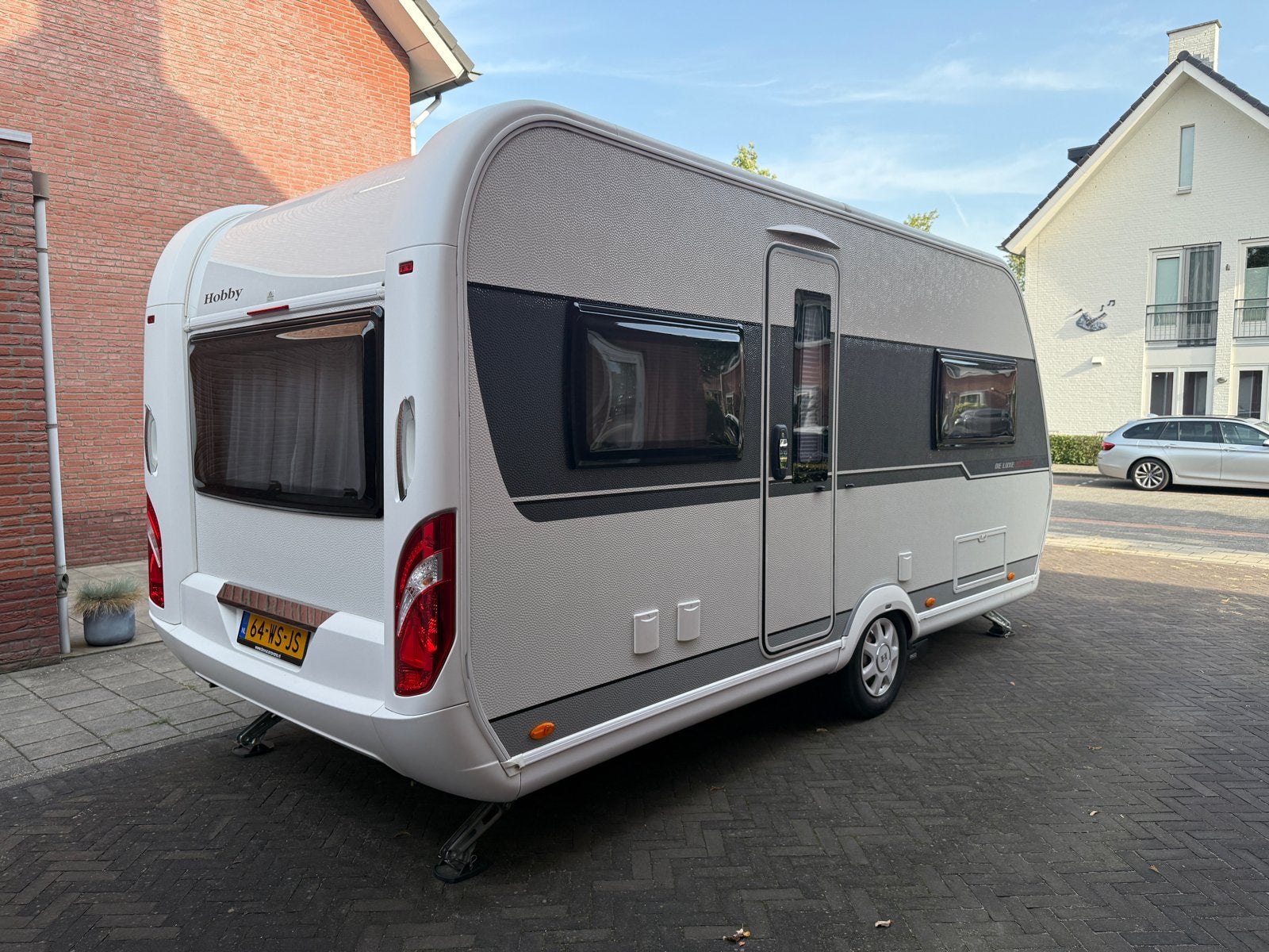 Hobby De Luxe Edition 460 UFE (2018) met Dorema voortent