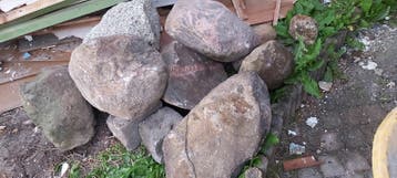 Diverse keien en stenen voor tuin of decoratie