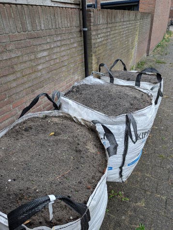 Gratis af te halen: 3 big bags schone grond