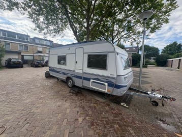 Fendt Caravan met stapelbed, airco en mover