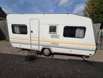 Aangeboden nette Knaus 8404 uit 1997