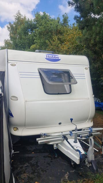 Complete Hobby 495 UL Caravan uit 2006 met voortent