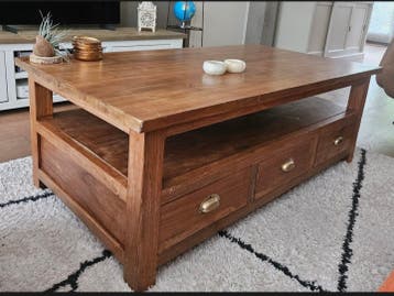 Massief houten salontafel met lades