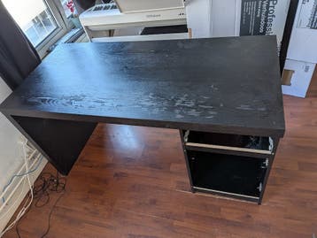 Zwart bureau