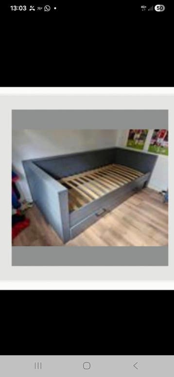 eenpersoons bed met lade