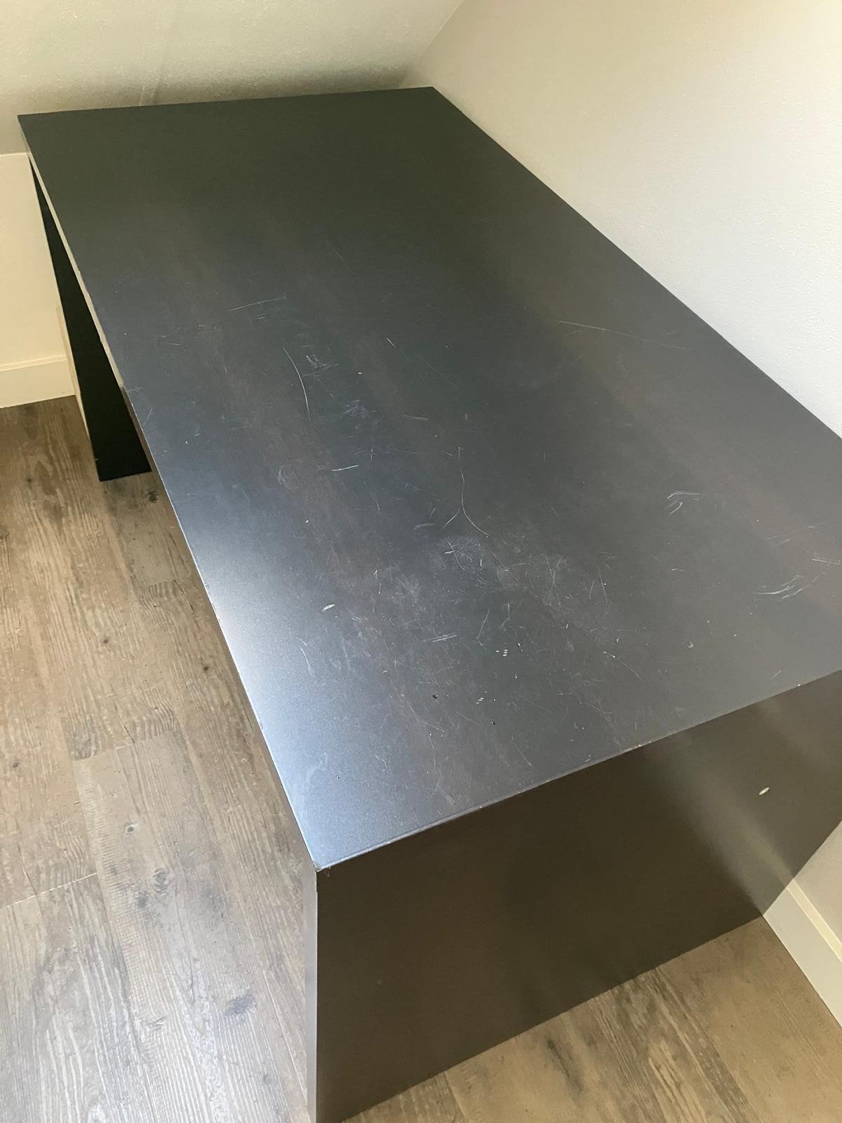 Gratis Zwart Malm bureau