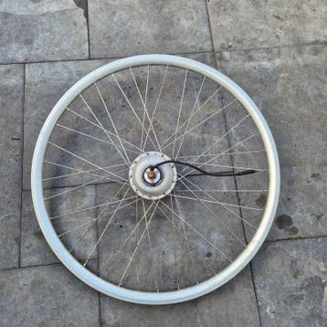 Voorwiel met motor voor elektrische fiets