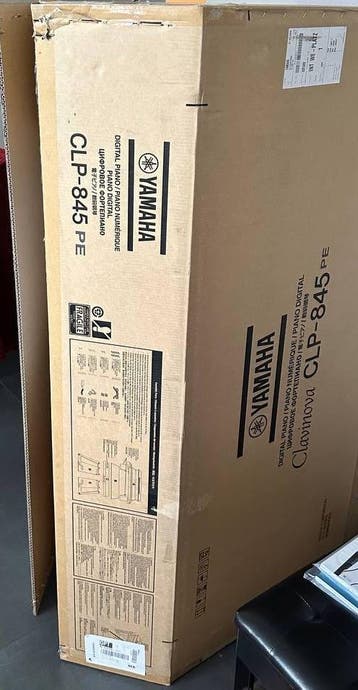 Gratis grote stevige kartonnen pianodoos – 155 57 62 cm