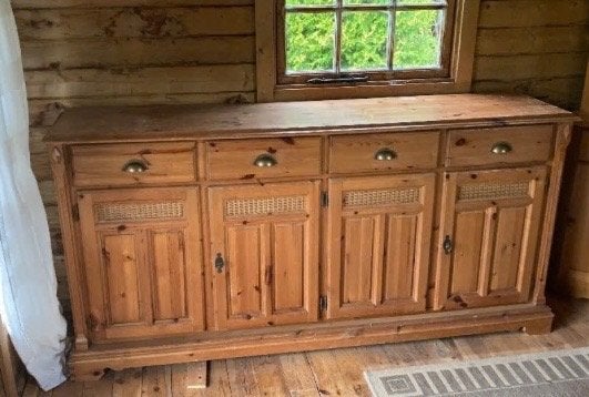 Gratis: houten dressoir