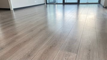 Gratis ophalen: Mooie laminaatvloer ca 50-55m2