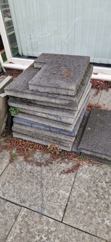 Gebruikte terrastegels van beton