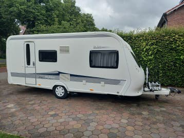 Hobby 490 KMF familie caravan met stapelbed