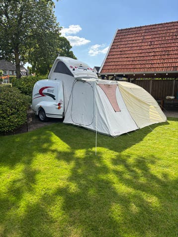 Unieke Wind caravan met voortent - Compact en compleet