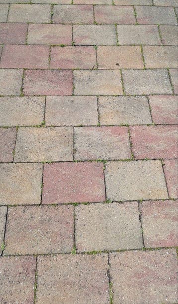 GRATIS: 17m² gebruikte tuintegels