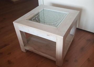Mooie vierkante houten salon of bijzet tafel 50x50 cm