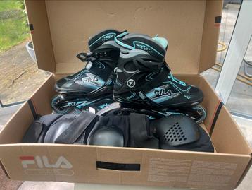 FILA skates Maat 39, 5x aangehad met beschermers 