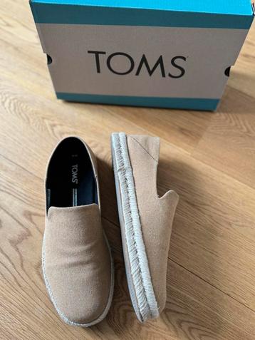 Toms Santiago size 10 (43) - new
