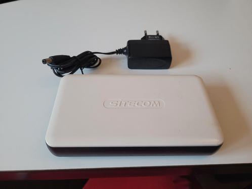 Te koop aangeboden,  2 x network switch 5 port. Sitecom., Computers en Software, Netwerk switches, Zo goed als nieuw, Ophalen of Verzenden