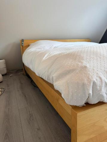IKEA MALM bed met elektrische lattenbodems - afbeelding 3 IKEA MALM bed met elektrische lattenbodems - afbeelding 3