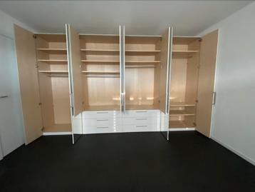 Kledingkast, zo goed als nieuw, 4 meter. overcompleet. - afbeelding 3 Kledingkast, zo goed als nieuw, 4 meter. overcompleet. - afbeelding 3