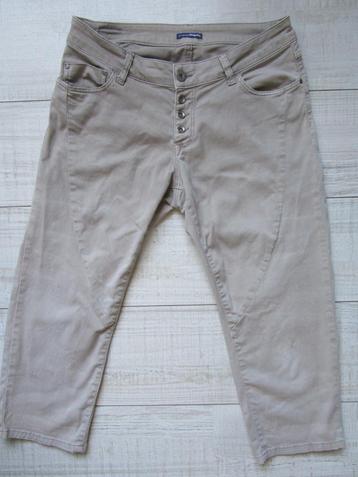 Broek/capri VOGELE mt 38  zandkleur.