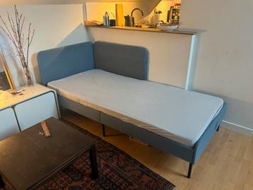 IKEA BLAKULLEN Bedframe + Matras - afbeelding 1 IKEA BLAKULLEN Bedframe + Matras - afbeelding 1
