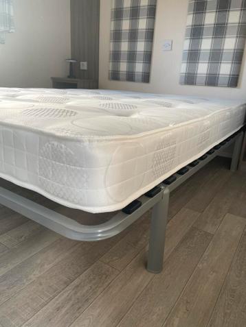 Tweepersoonsbed voor Caravan - Comfortabel Slapen!