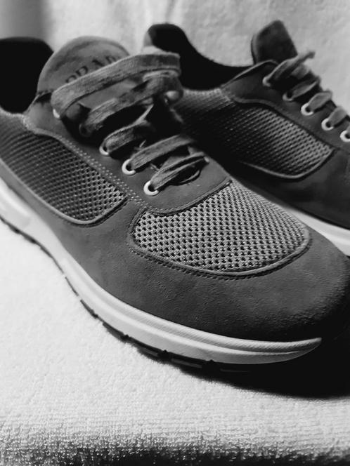 Prada gray sport sneakers m44, Kleding | Heren, Schoenen, Zo goed als nieuw, Sportschoenen, Overige kleuren, Ophalen of Verzenden
