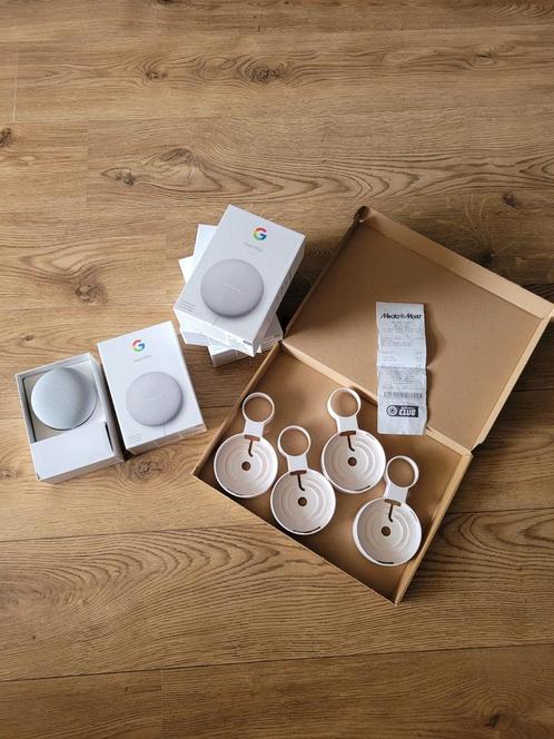 Google nest mini 4x met houders, Audio, Tv en Foto, Overige Audio, Tv en Foto, Zo goed als nieuw, Ophalen