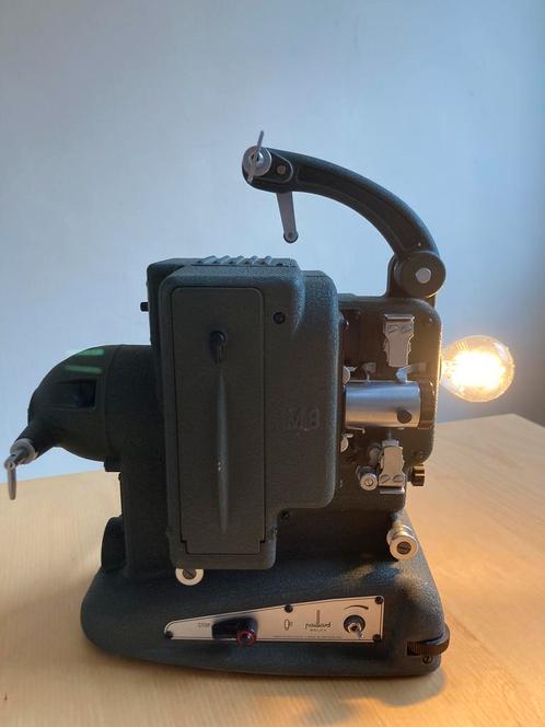 Retro upcycled filmprojector Lamp, Verzamelen, Fotografica en Filmapparatuur, Projector, Ophalen of Verzenden