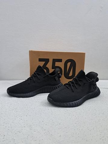 YEEZY BOOST 350 V2 'ZWART' l Maat 44