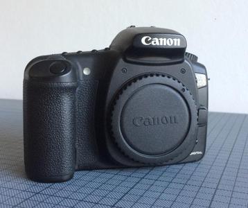 Canon EOS 20D digitale camera met accessoires