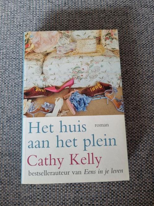 Cathy Kelly - Het huis aan het plein, Boeken, Chicklit, Gelezen, Ophalen of Verzenden