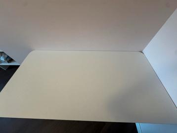 Ikea bureau wit - afbeelding 1 Ikea bureau wit - afbeelding 1