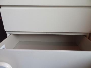 Witte Ikea Malm ladekast - 4 lades - afbeelding 6 Witte Ikea Malm ladekast - 4 lades - afbeelding 6