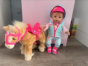 Baby Born pop plus paard en kleertjes 