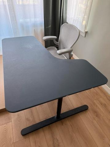 Ikea hoekbureau Bekant donkerblauw zwart - afbeelding 2 Ikea hoekbureau Bekant donkerblauw zwart - afbeelding 2