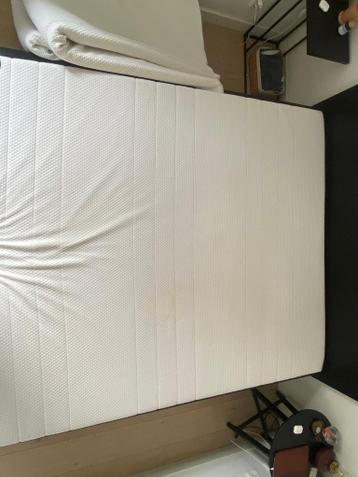 Tweepersoonsbed - 160x200 (IKEA MALM) + matras + topper - afbeelding 5 Tweepersoonsbed - 160x200 (IKEA MALM) + matras + topper - afbeelding 5