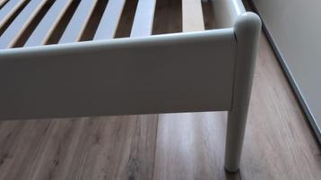 Bedframe Ikea 200cmx90cm - afbeelding 3 Bedframe Ikea 200cmx90cm - afbeelding 3