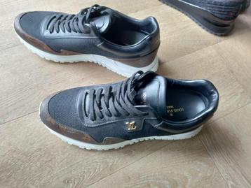 Louis Vuitton sneakers maat 39