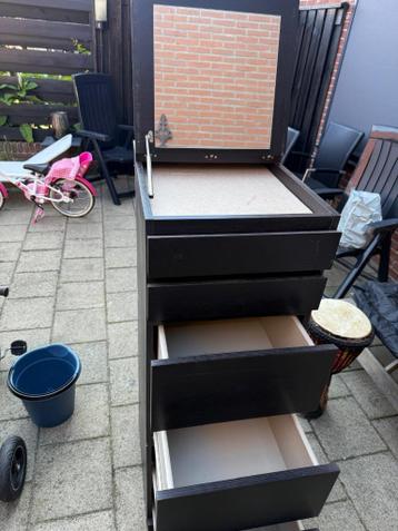 Ikea Malm kast met spiegel - afbeelding 1 Ikea Malm kast met spiegel - afbeelding 1