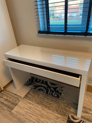 Ikea Malm toilettafel met een glazen blad - afbeelding 3 Ikea Malm toilettafel met een glazen blad - afbeelding 3