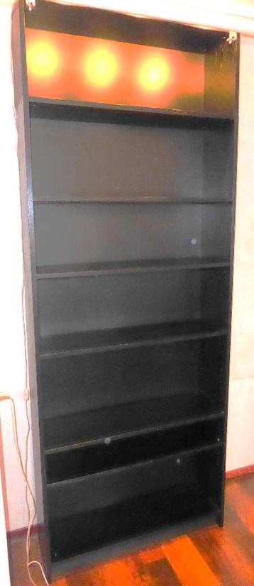 Ikea Billy kast met opzet stuk en lamp - afbeelding 2 Ikea Billy kast met opzet stuk en lamp - afbeelding 2