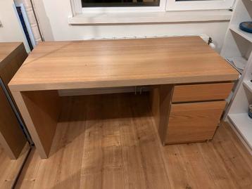 Ikea Malm Bureau - Zo Goed Als Nieuw!140x65cm - afbeelding 2 Ikea Malm Bureau - Zo Goed Als Nieuw!140x65cm - afbeelding 2