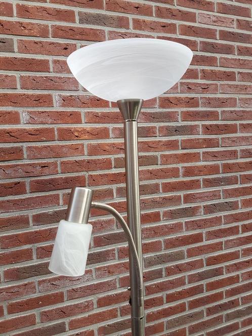 Vloerlamp RVS met melkglas + leeslamp, Huis en Inrichting, Lampen | Vloerlampen, Gebruikt, 150 tot 200 cm, Glas, Metaal, Ophalen