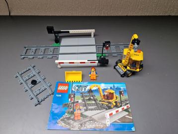 Lego RC Train 7936 Level Crossing