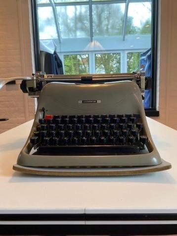 typemachine vintage Olivetti Lexikon 80